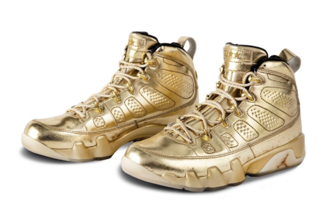 Air Jordan 9 'Metallic Gold' - Premium Sneakers for Fashion-Conscious Individuals