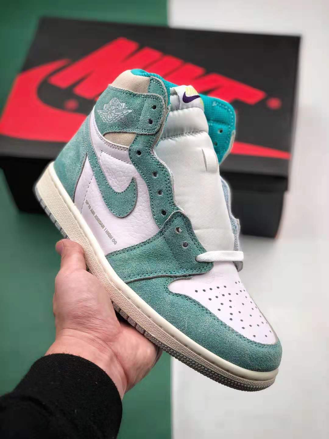Air Jordan 1 Retro High OG Turbo Green | Shop the Iconic 555088-311