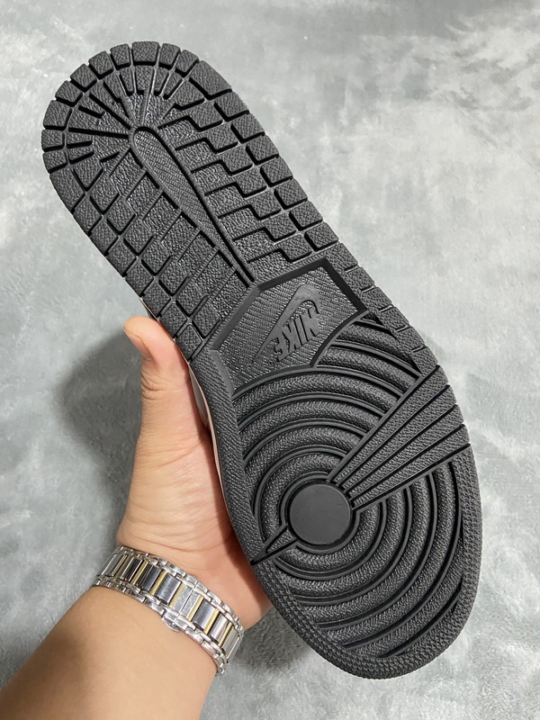 Air Jordan 1 Retro High OG 'Prototype' DC6515-100 - Iconic Style & Quality