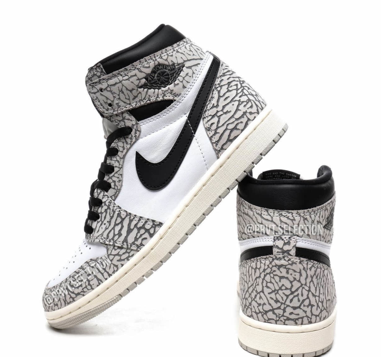 Air Jordan 1 Retro High OG 'White Cement' DZ5485-052 – Classic Style with a Modern Twist Air Jordan 1 Retro High OG 'White Cement' DZ5485-052 – Classic Style with a Modern Twist