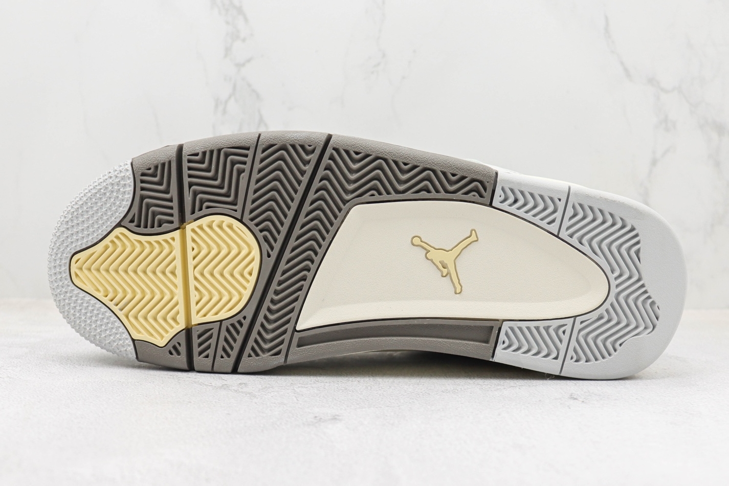 Air Jordan 4 Retro SE 'Craft Photon Dust' DV3742-021: Premium Sneaker with Classic Style Air Jordan 4 Retro SE 'Craft Photon Dust' DV3742-021: Premium Sneaker with Classic Style