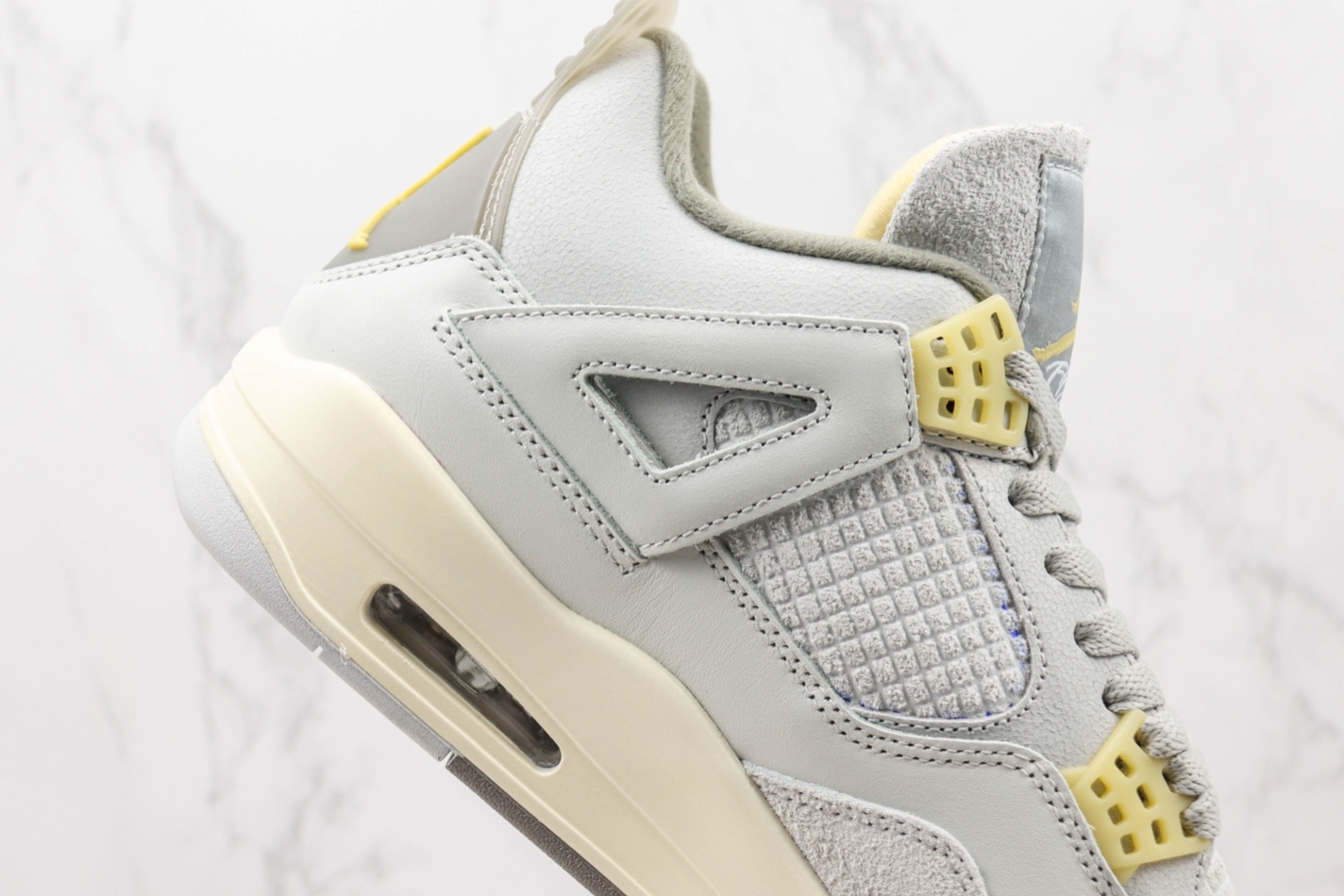 Air Jordan 4 Retro SE 'Craft Photon Dust' DV3742-021: Premium Sneaker with Classic Style Air Jordan 4 Retro SE 'Craft Photon Dust' DV3742-021: Premium Sneaker with Classic Style