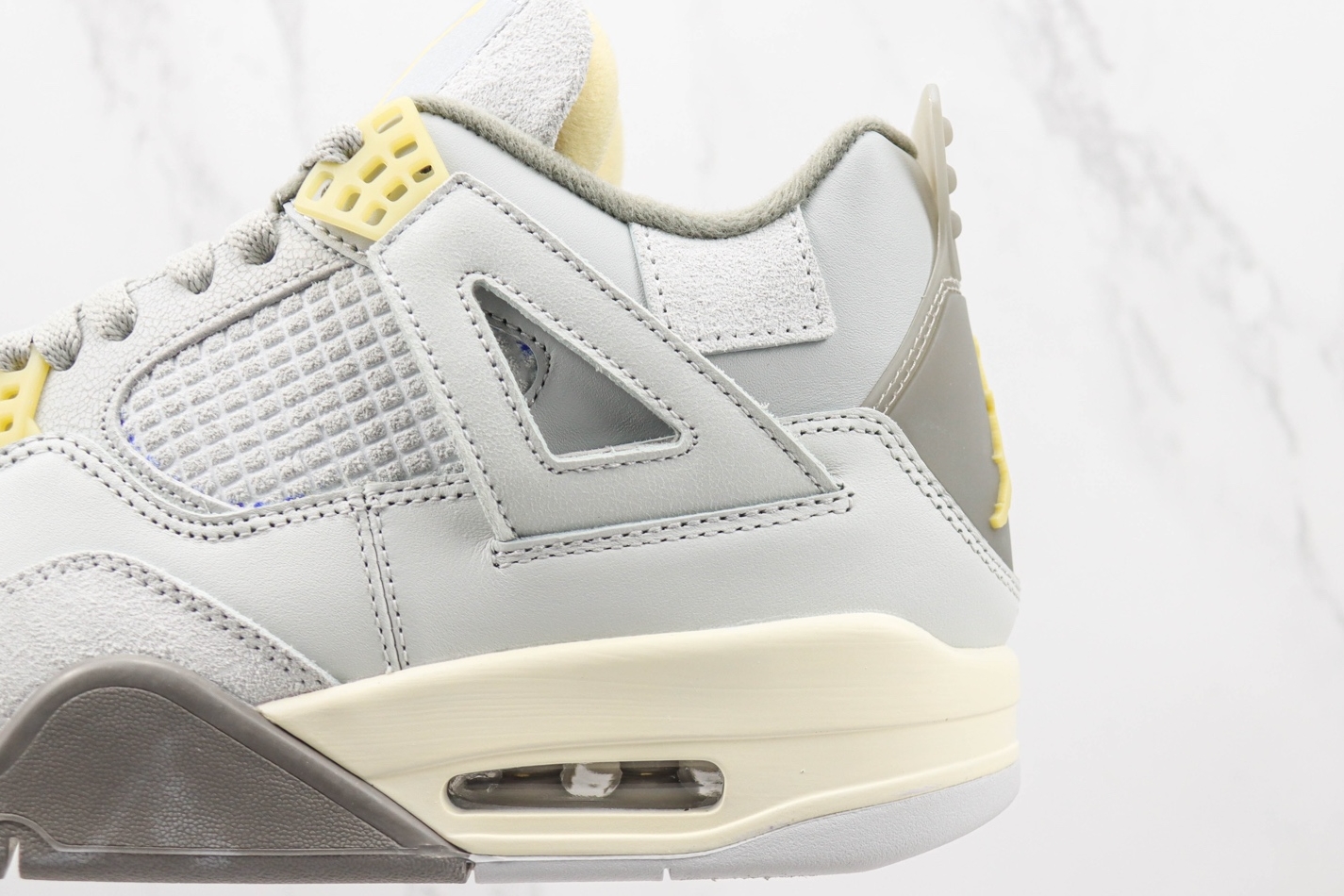 Air Jordan 4 Retro SE 'Craft Photon Dust' DV3742-021: Premium Sneaker with Classic Style Air Jordan 4 Retro SE 'Craft Photon Dust' DV3742-021: Premium Sneaker with Classic Style