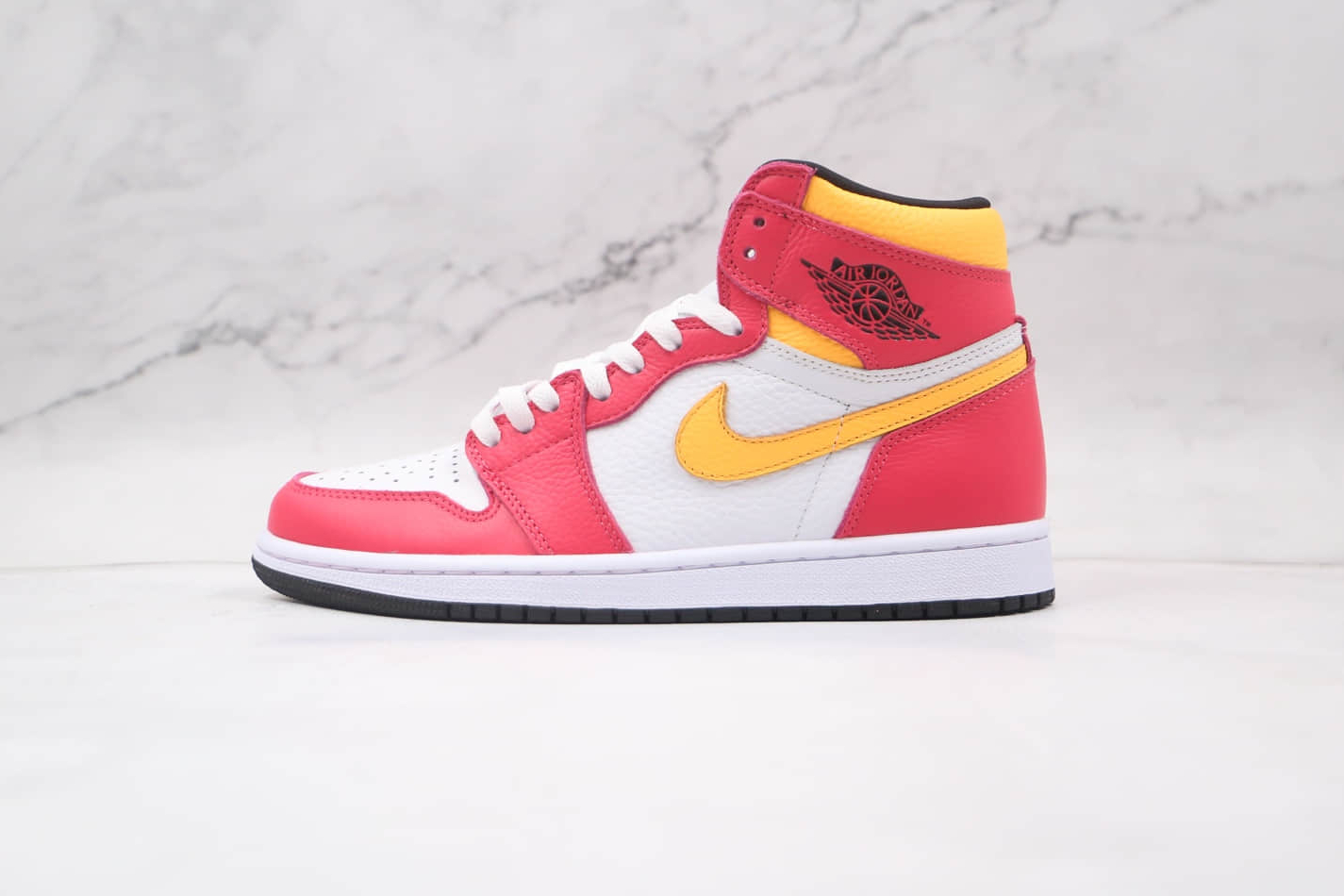 Air Jordan 1 Retro High OG 'Light Fusion Red' - Stylish Sneakers for Ultimate Comfort - Limited Edition Release