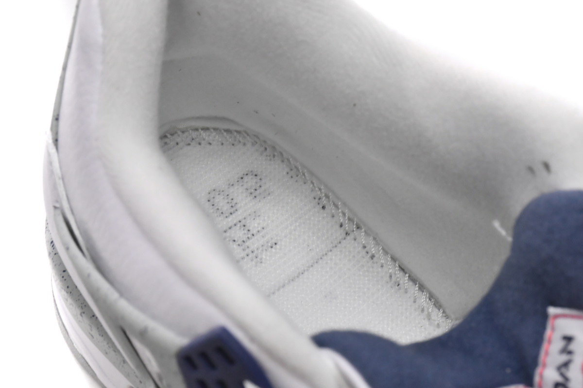 Air Jordan 4 Retro 'Midnight Navy' DH6927-140: Classic Style with a Modern Twist Air Jordan 4 Retro 'Midnight Navy' DH6927-140: Classic Style with a Modern Twist