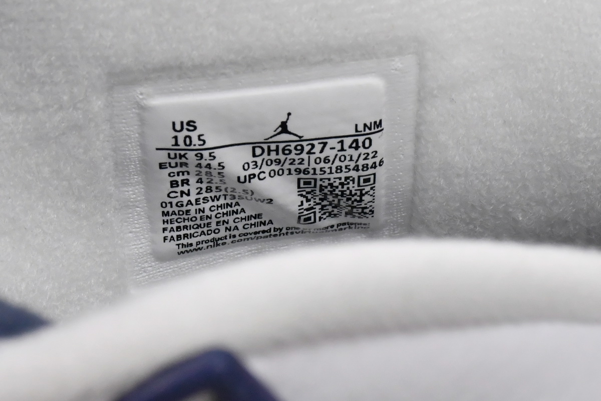 Air Jordan 4 Retro 'Midnight Navy' DH6927-140: Classic Style with a Modern Twist Air Jordan 4 Retro 'Midnight Navy' DH6927-140: Classic Style with a Modern Twist