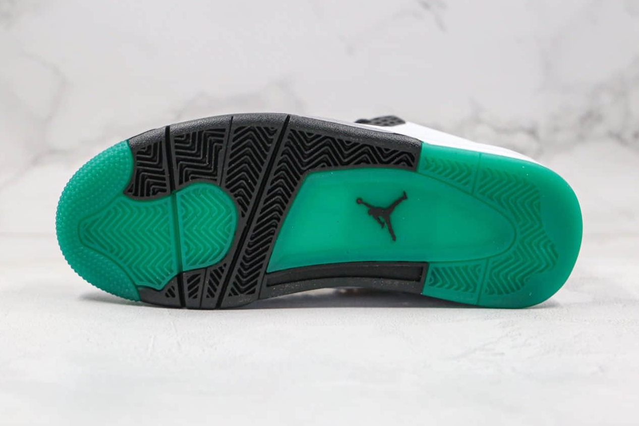 Air Jordan 4 Retro Rasta AQ9129-100 - Stylish & Iconic Sneakers Air Jordan 4 Retro Rasta AQ9129-100 - Stylish & Iconic Sneakers