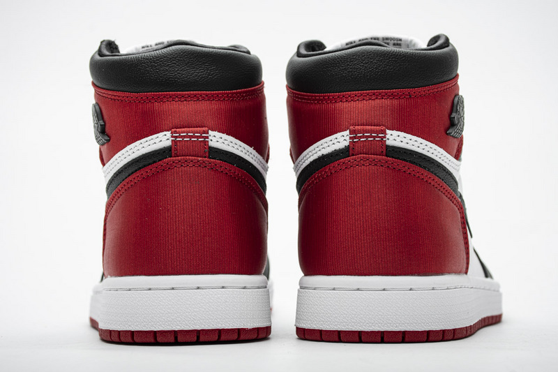 Air Jordan 1 Retro High 'Satin Black Toe' CD0461-016 - Sleek & Stylish Sneakers Air Jordan 1 Retro High 'Satin Black Toe' CD0461-016 - Sleek & Stylish Sneakers