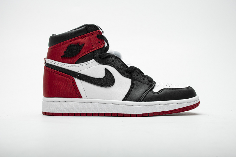 Air Jordan 1 Retro High 'Satin Black Toe' CD0461-016 - Sleek & Stylish Sneakers Air Jordan 1 Retro High 'Satin Black Toe' CD0461-016 - Sleek & Stylish Sneakers