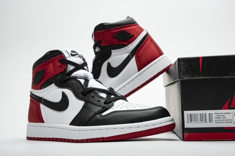 Air Jordan 1 Retro High 'Satin Black Toe' CD0461-016 - Sleek & Stylish Sneakers Air Jordan 1 Retro High 'Satin Black Toe' CD0461-016 - Sleek & Stylish Sneakers
