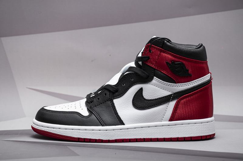 Air Jordan 1 Retro High 'Satin Black Toe' CD0461-016 - Sleek & Stylish Sneakers Air Jordan 1 Retro High 'Satin Black Toe' CD0461-016 - Sleek & Stylish Sneakers