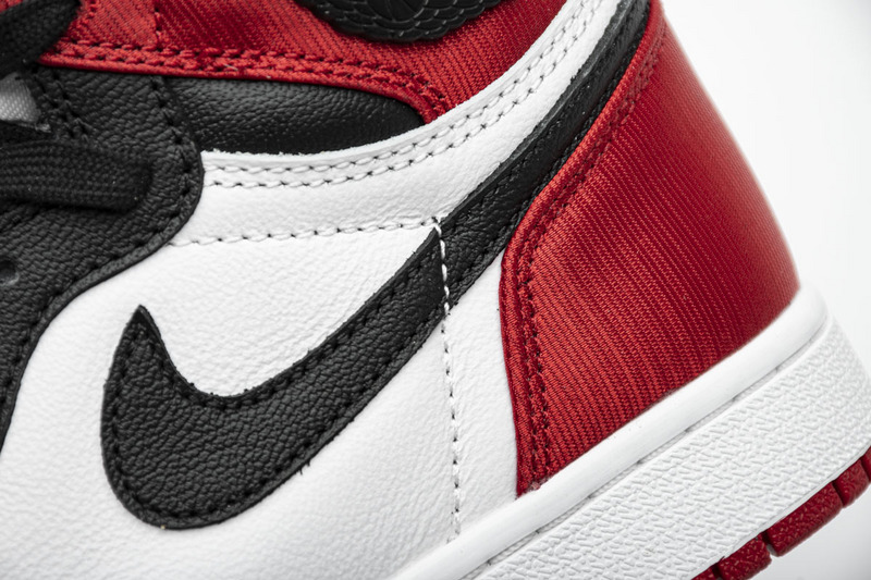 Air Jordan 1 Retro High 'Satin Black Toe' CD0461-016 - Sleek & Stylish Sneakers Air Jordan 1 Retro High 'Satin Black Toe' CD0461-016 - Sleek & Stylish Sneakers