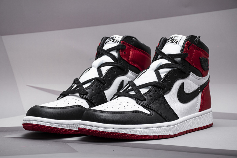 Air Jordan 1 Retro High 'Satin Black Toe' CD0461-016 - Sleek & Stylish Sneakers Air Jordan 1 Retro High 'Satin Black Toe' CD0461-016 - Sleek & Stylish Sneakers