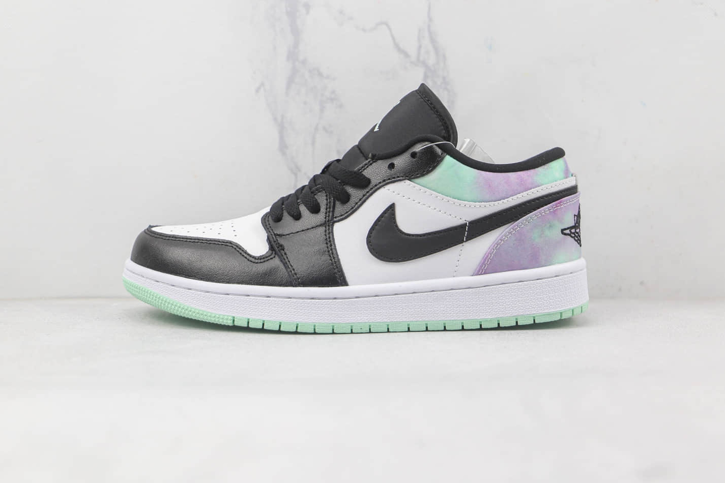 Air Jordan 1 Low SE 'Tie Dye' DM1199-100 - Stylish and Trendy Sneakers