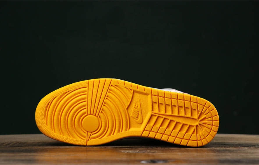 2019 Air Jordan 1 x Off White NRG White Dark Powder Yellow Cone - Limited Edition Sneakers for Sale 2019 Air Jordan 1 x Off White NRG White Dark Powder Yellow Cone - Limited Edition Sneakers for Sale