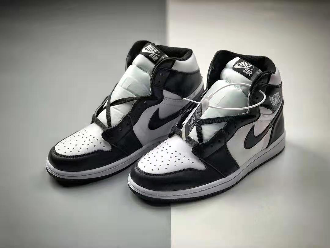 Air Jordan 1 Retro High OG 'Black White' 555088-010 - Classic Style and Modern Appeal | Limited Stock Air Jordan 1 Retro High OG 'Black White' 555088-010 - Classic Style and Modern Appeal | Limited Stock