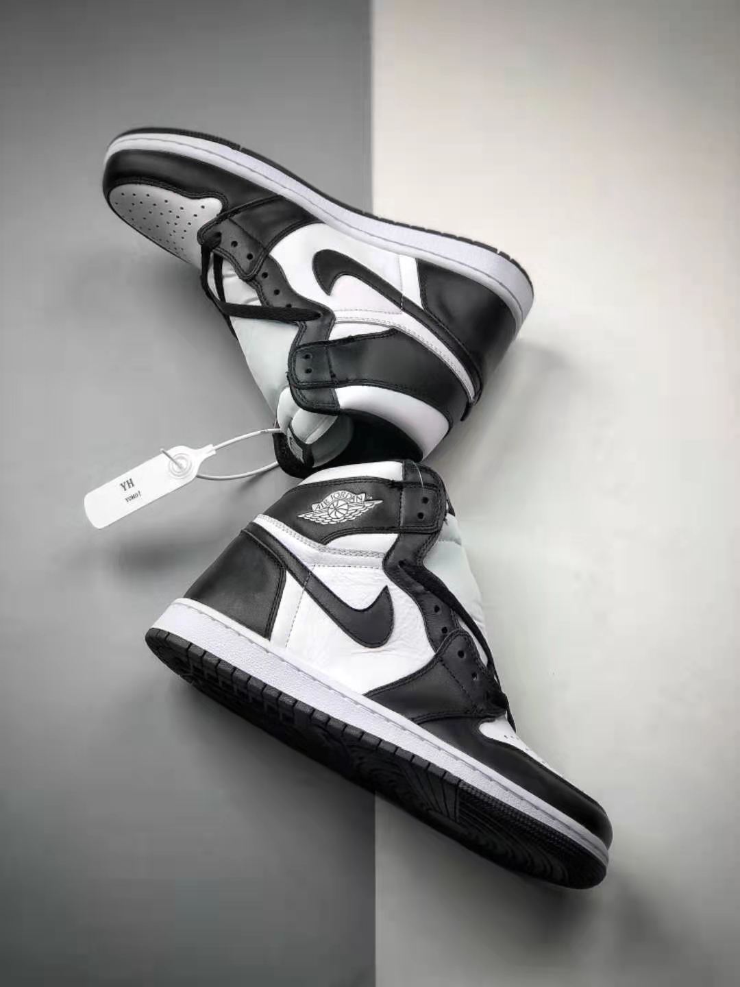Air Jordan 1 Retro High OG 'Black White' 555088-010 - Classic Style and Modern Appeal | Limited Stock Air Jordan 1 Retro High OG 'Black White' 555088-010 - Classic Style and Modern Appeal | Limited Stock