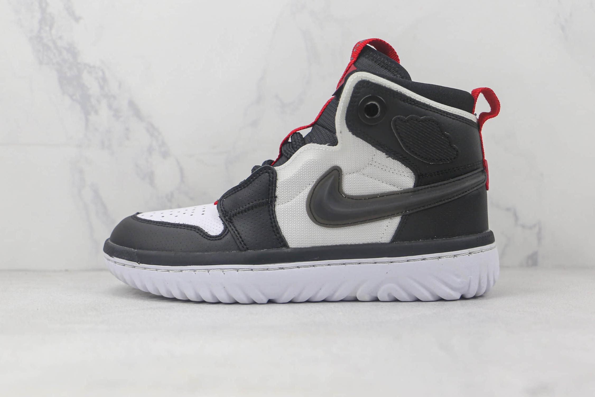 Air Jordan 1 React High 'Black White' AR5321-016: Superior Style and Comfort in Iconic Design