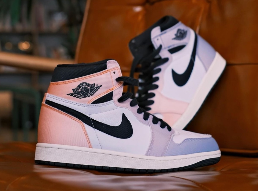Air Jordan 1 Retro High OG 'Skyline' DX0054-805: Sleek and Stylish Sneakers with Bold Colors