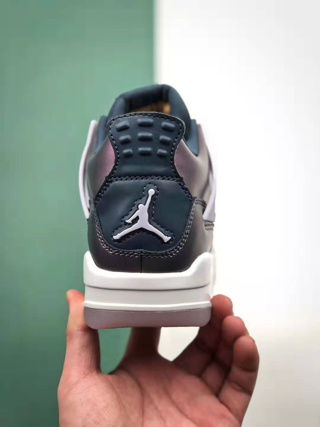 Air Jordan 4 Retro SE 'Monsoon Blue' BQ9043-400 - Iconic Sneaker in Striking Blue Air Jordan 4 Retro SE 'Monsoon Blue' BQ9043-400 - Iconic Sneaker in Striking Blue