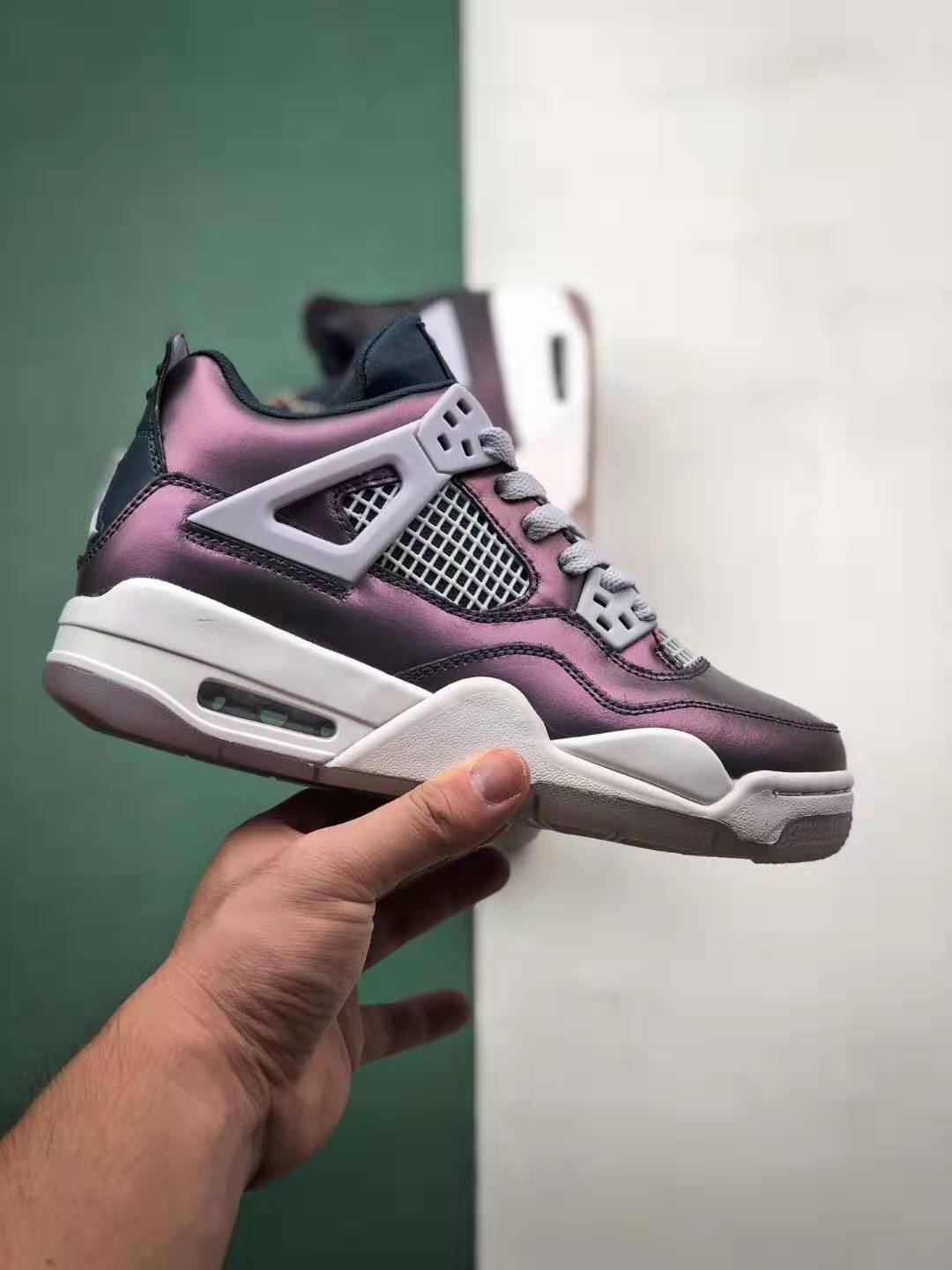 Air Jordan 4 Retro SE 'Monsoon Blue' BQ9043-400 - Iconic Sneaker in Striking Blue Air Jordan 4 Retro SE 'Monsoon Blue' BQ9043-400 - Iconic Sneaker in Striking Blue