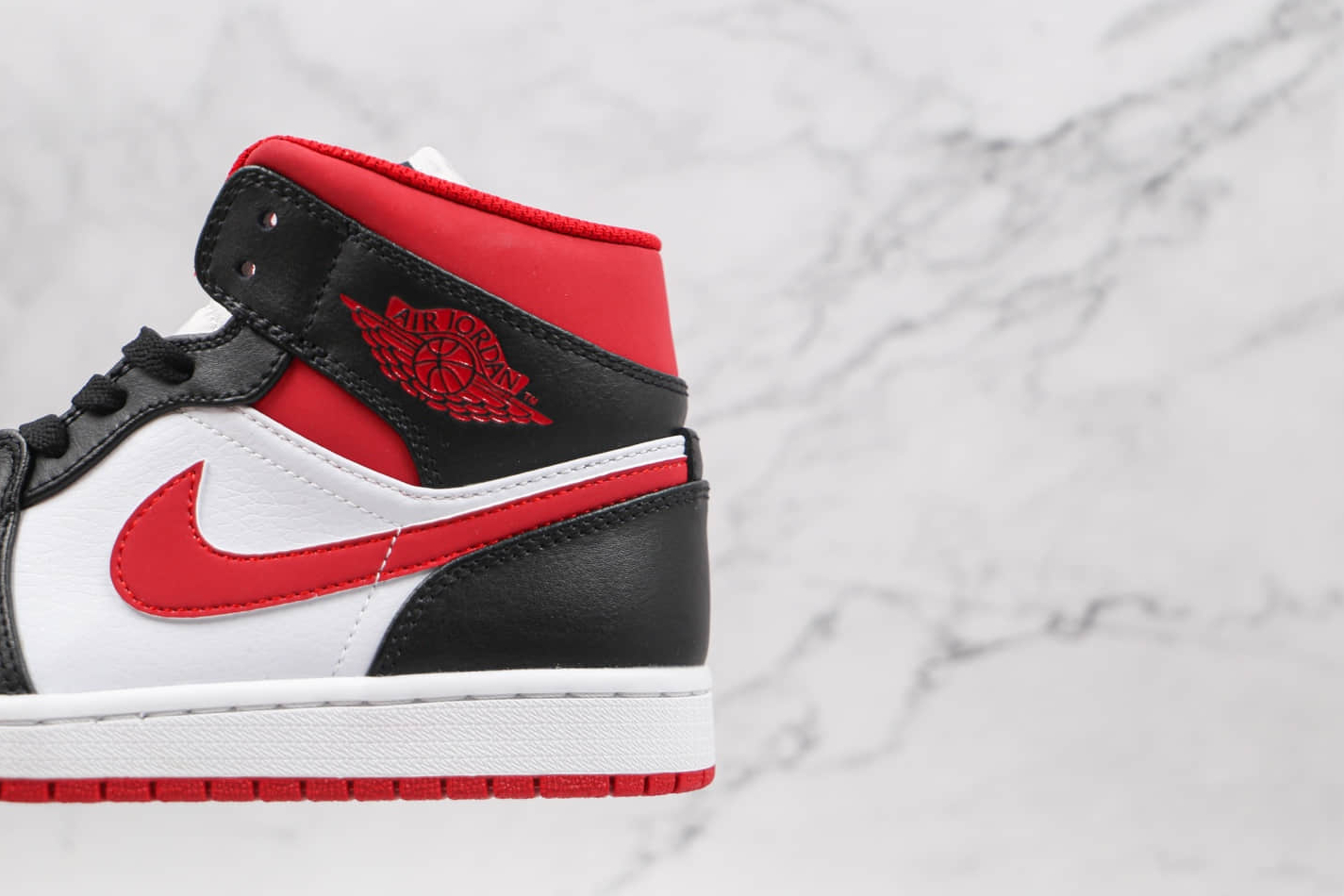 Air Jordan 1 Mid 'Black White Gym Red' 554724-122 - Stylish and Classic Sneakers Air Jordan 1 Mid 'Black White Gym Red' 554724-122 - Stylish and Classic Sneakers
