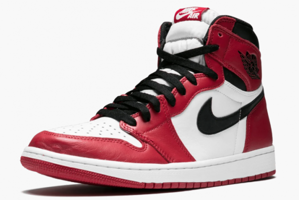 Air Jordan 1 Retro High OG 'Chicago' 555088-101 - Iconic Red and White Colorway for Classic Sneaker Enthusiasts