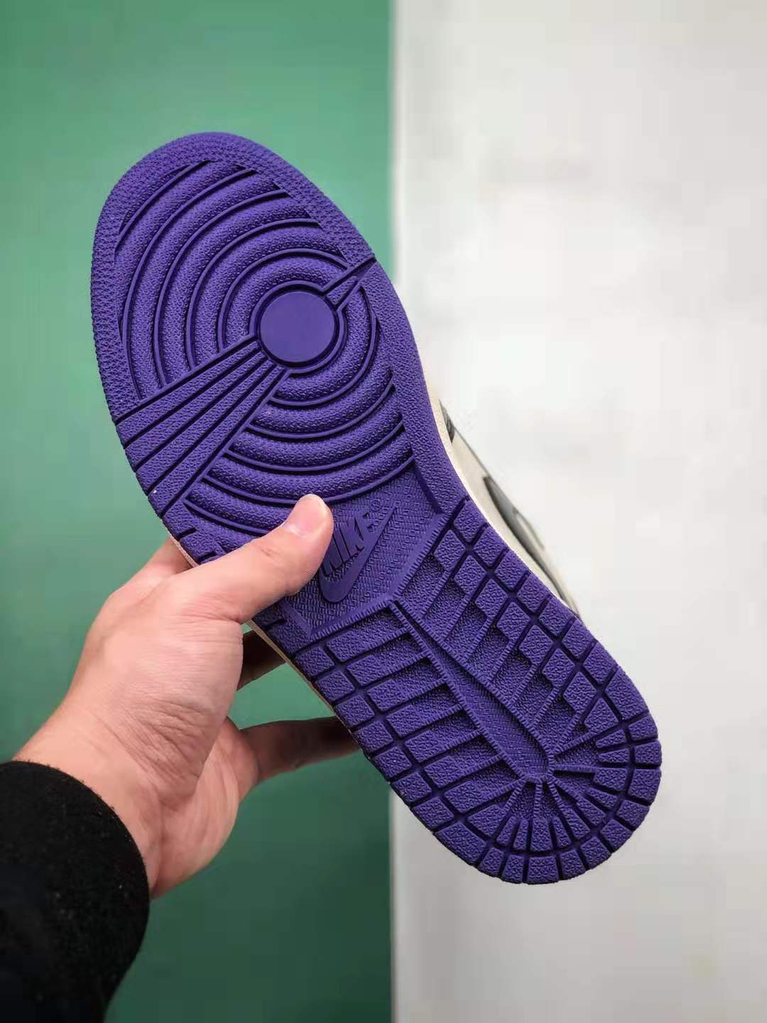 Air Jordan 1 Retro High OG 'Court Purple' 555088-501 | Stylish and Authentic Sneakers Air Jordan 1 Retro High OG 'Court Purple' 555088-501 | Stylish and Authentic Sneakers