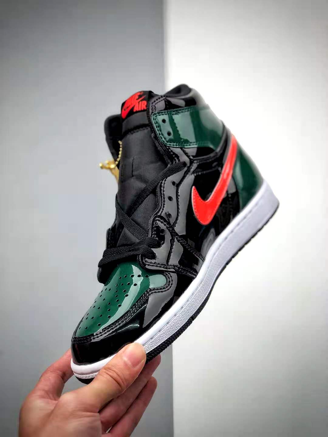 SoleFly x Air Jordan 1 Retro High OG 'Art Basel' F&F AV3905-038