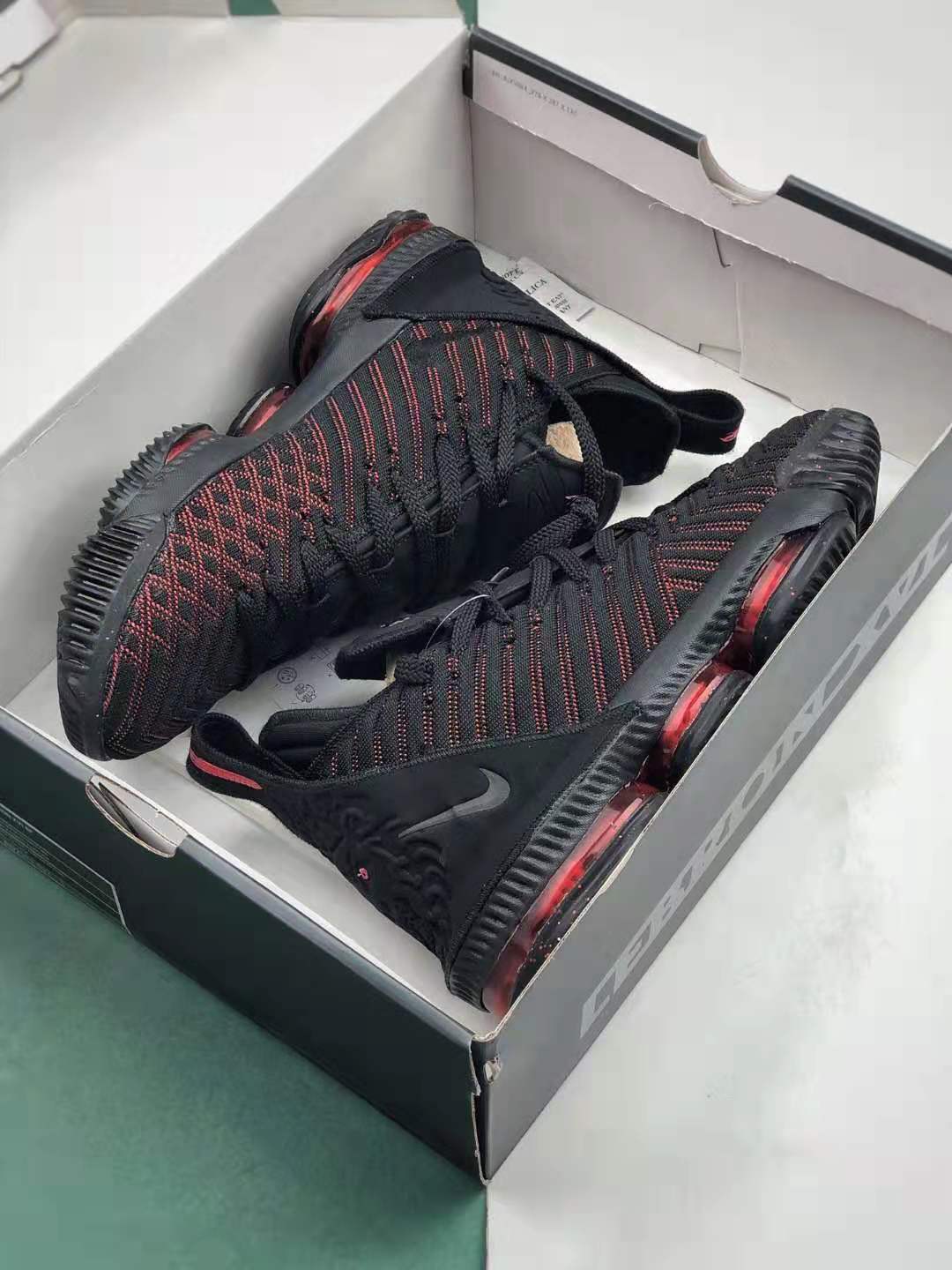 Nike LeBron 16 EP 'Fresh Bred' AO2595-002 | Supreme Performance NBA Sneakers