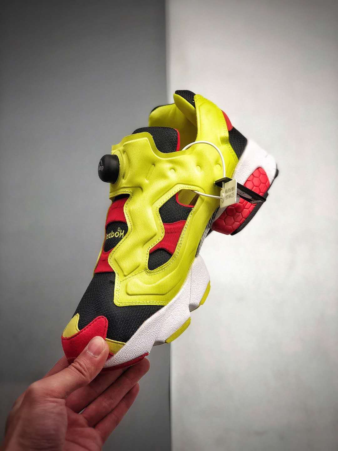 Reebok InstaPump Fury OG Retro 'Citron' 2019 V47514 - Stylish and Airy Athletic Sneakers