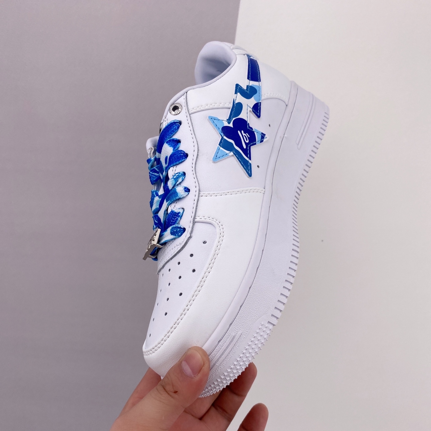 A Bathing Ape Bape Sta Low White ABC Camo Blue 1I70291009 BEI - Trendy and Unique Sneakers