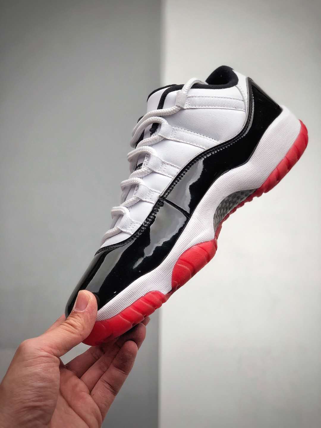 Air Jordan 11 Retro Low 'Concord-Bred' AV2187-160 - Iconic Style and Classic Colorway for the Ultimate Sneaker Enthusiast!