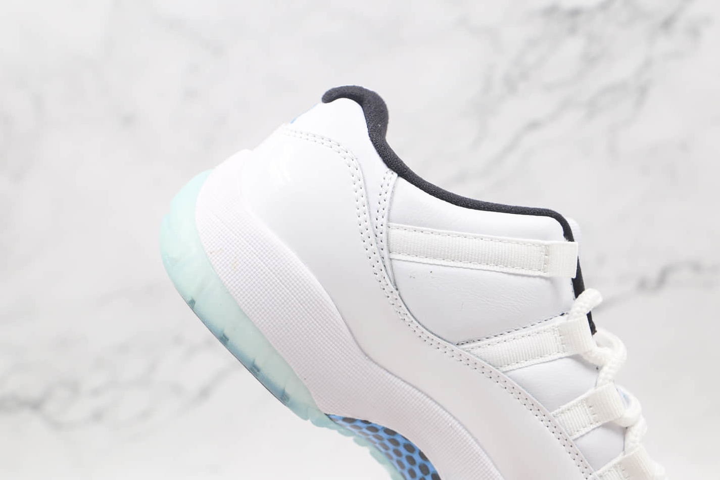 Air Jordan 11 Retro Low 'Legend Blue' AV2187-117 - Limited Edition Sneakers Air Jordan 11 Retro Low 'Legend Blue' AV2187-117 - Limited Edition Sneakers