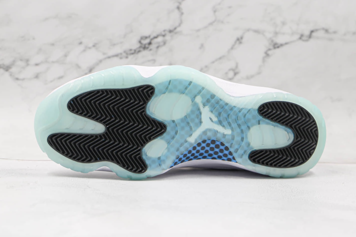 Air Jordan 11 Retro Low 'Legend Blue' AV2187-117 - Limited Edition Sneakers Air Jordan 11 Retro Low 'Legend Blue' AV2187-117 - Limited Edition Sneakers