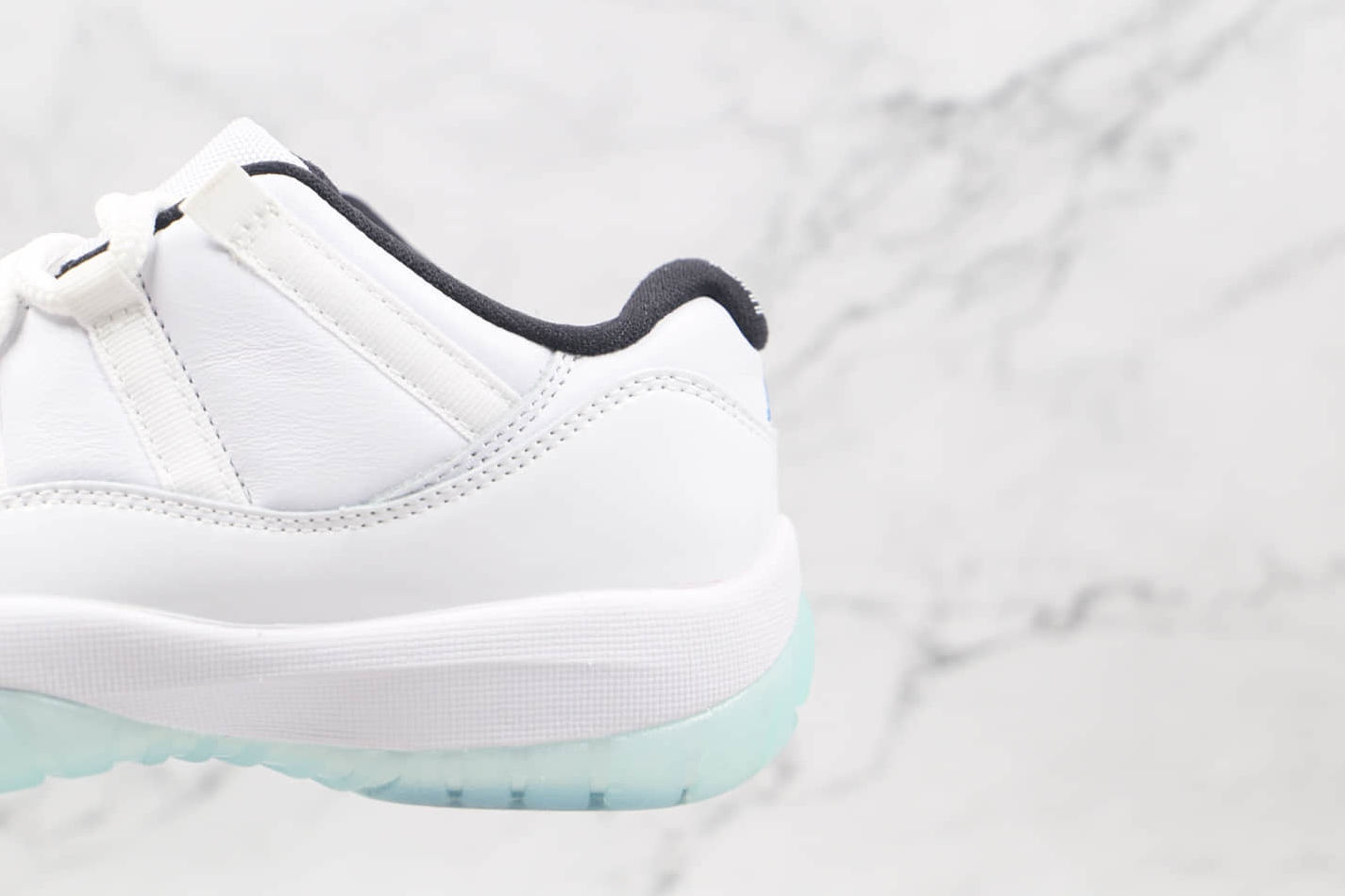 Air Jordan 11 Retro Low 'Legend Blue' AV2187-117 - Limited Edition Sneakers Air Jordan 11 Retro Low 'Legend Blue' AV2187-117 - Limited Edition Sneakers