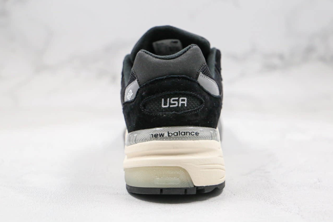 New Balance 992 'Black' M992BL - Sleek and Stylish Athletic Sneakers New Balance 992 'Black' M992BL - Sleek and Stylish Athletic Sneakers