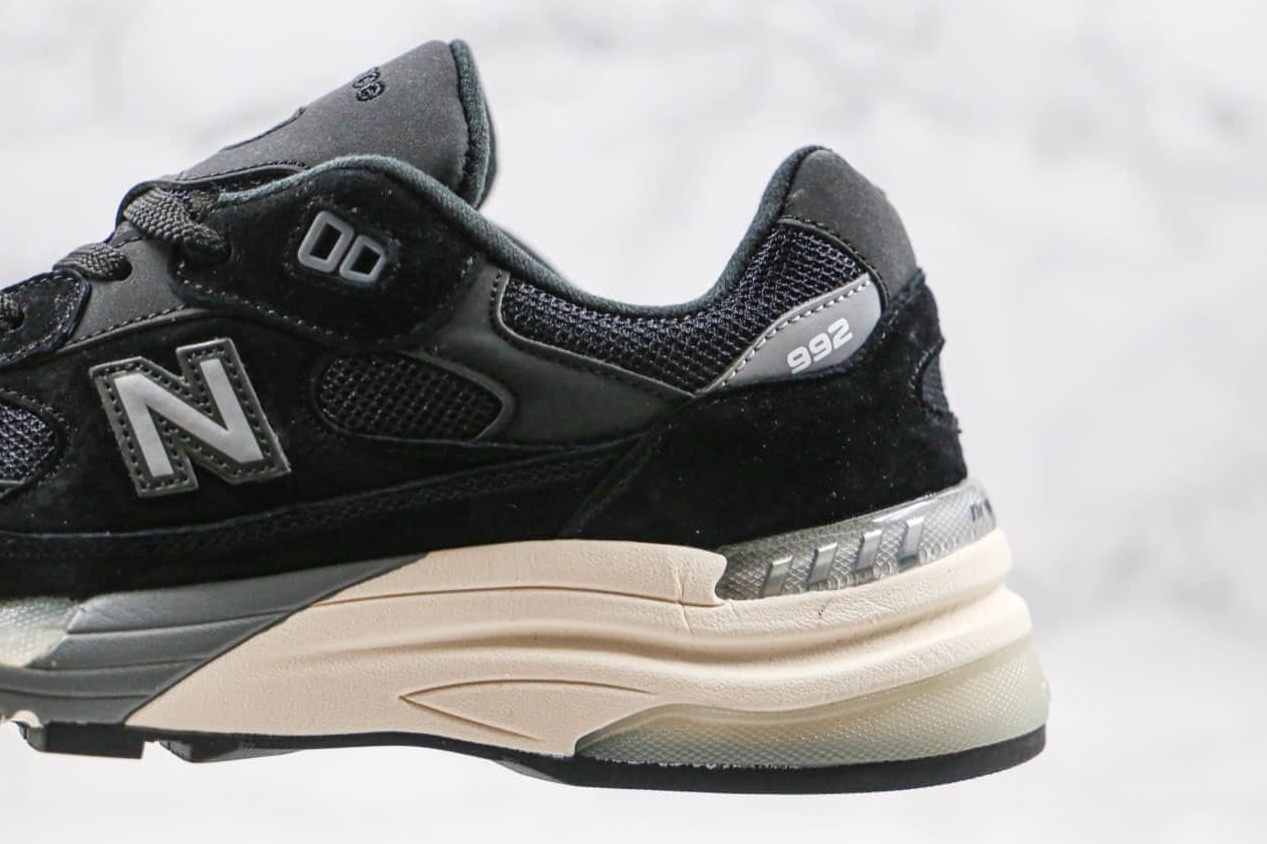 New Balance 992 'Black' M992BL - Sleek and Stylish Athletic Sneakers New Balance 992 'Black' M992BL - Sleek and Stylish Athletic Sneakers