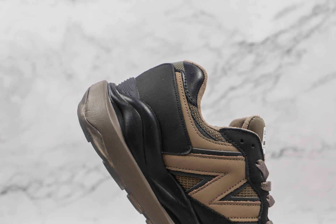 New Balance N.HOOLYWOOD x 5740 M5740NX - Stylish Collaboration for Sneaker Enthusiasts New Balance N.HOOLYWOOD x 5740 M5740NX - Stylish Collaboration for Sneaker Enthusiasts