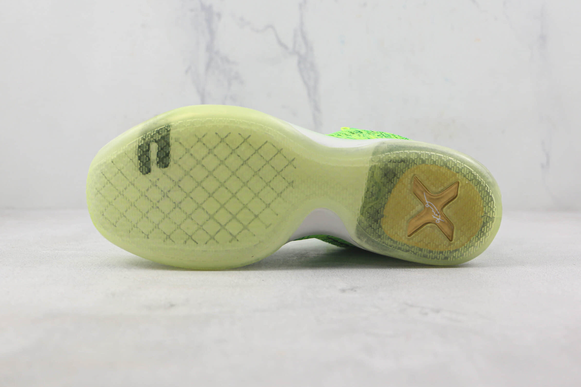 Nike Kobe 10 Elite 'Grinch' iD 802817-901 - Superior Performance with Iconic Design