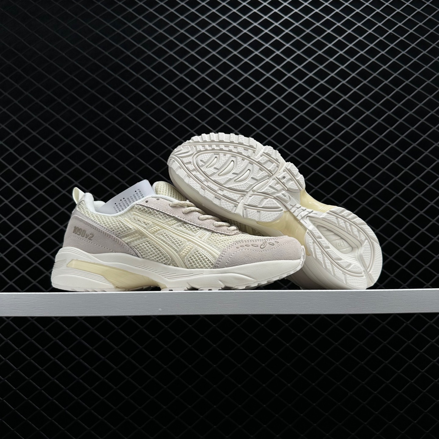 Asics Gel 1090 V2 Cream: Get Stylish with the 1203A224-100 Model Asics Gel 1090 V2 Cream: Get Stylish with the 1203A224-100 Model