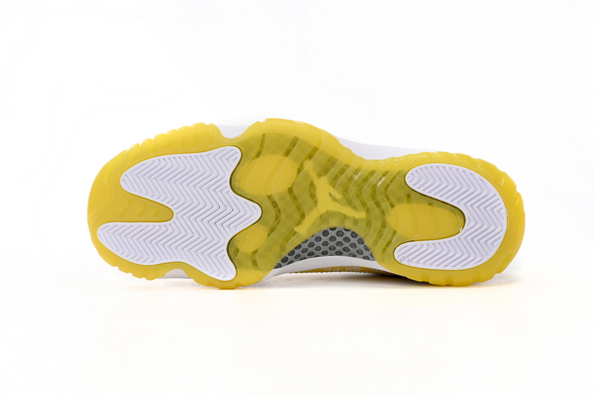 Air Jordan 11 Low 'Yellow Snakeskin' AH7860-107: Striking Style & Unmatched Comfort