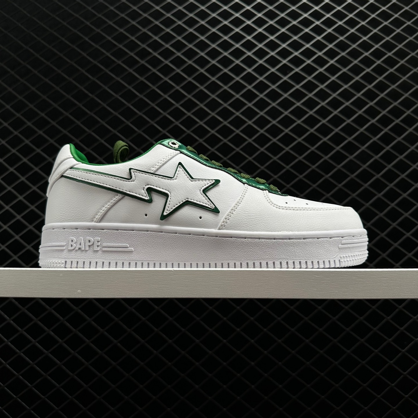 A BATHING APE Sta Leather Low 'White Green' - Trendy Sneakers at Great Price