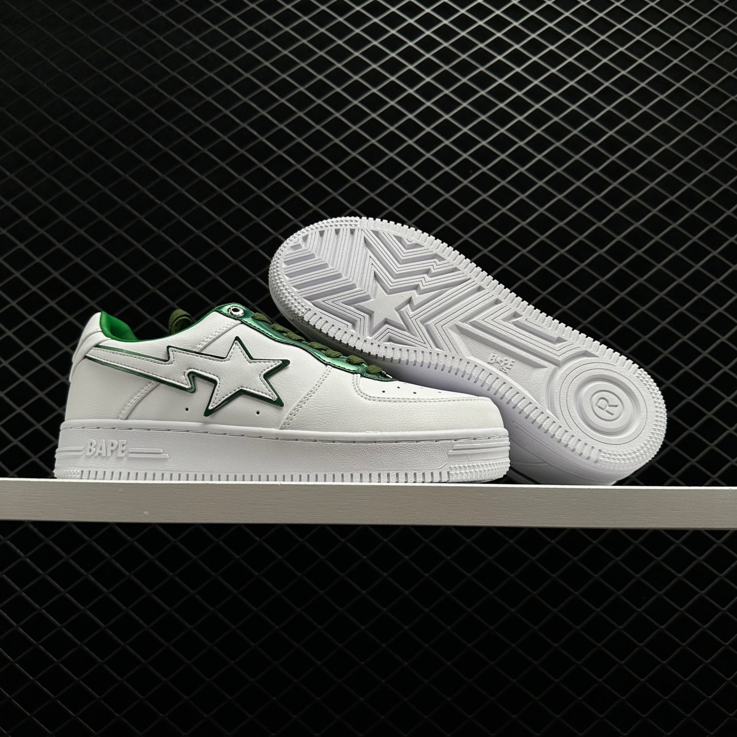 A BATHING APE Sta Leather Low 'White Green' - Trendy Sneakers at Great Price