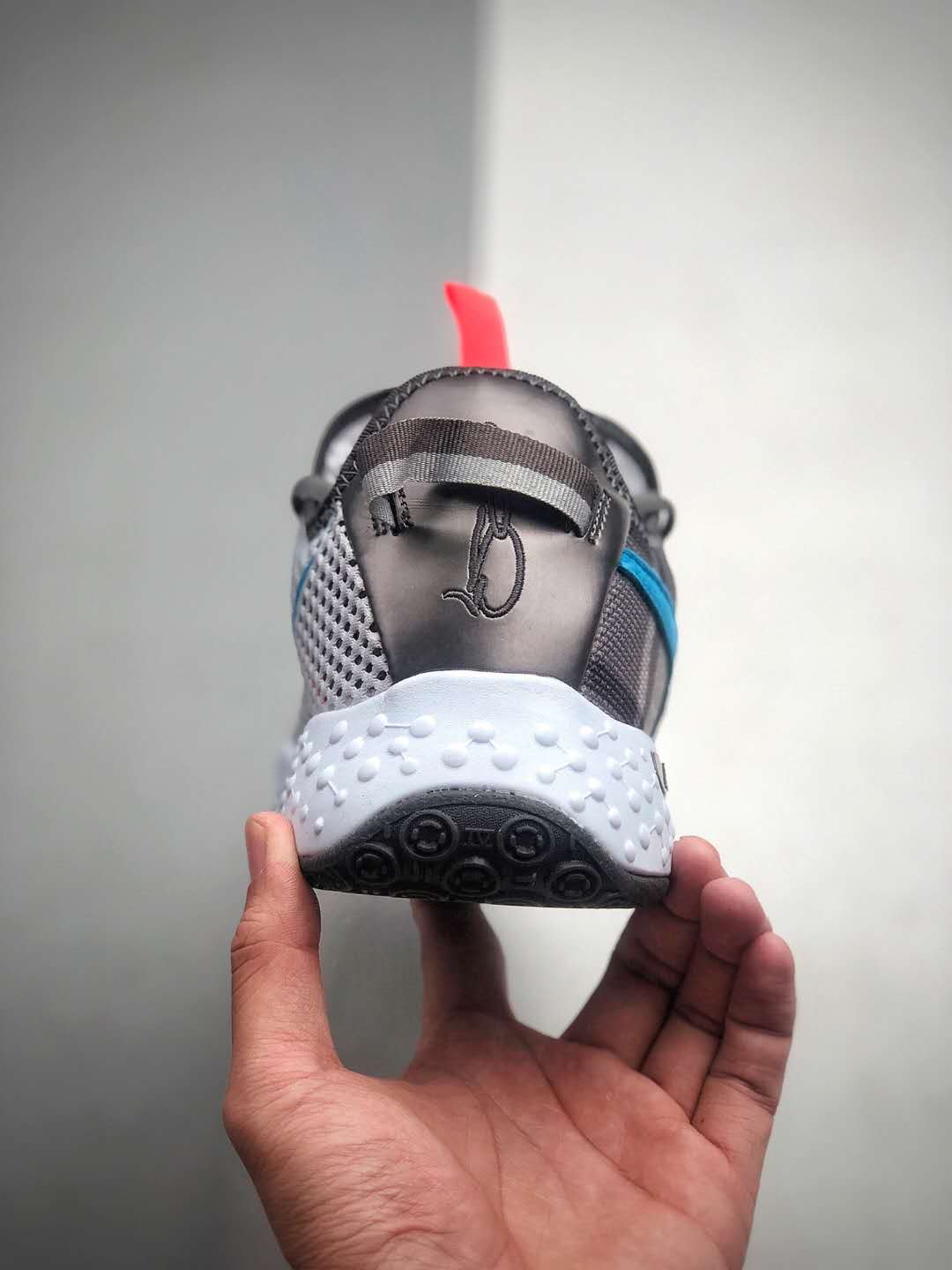 Nike PG 4 EP 'Plaid' CD5082-002: Stylish Performance Basketball Shoes Nike PG 4 EP 'Plaid' CD5082-002: Stylish Performance Basketball Shoes