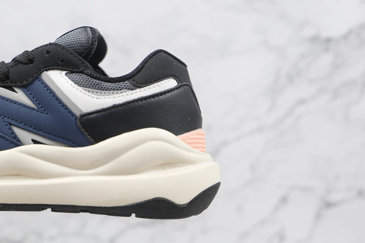 New Balance 5740 'Navy' W5740LB - Sleek and Stylish Women's Sneakers New Balance 5740 'Navy' W5740LB - Sleek and Stylish Women's Sneakers