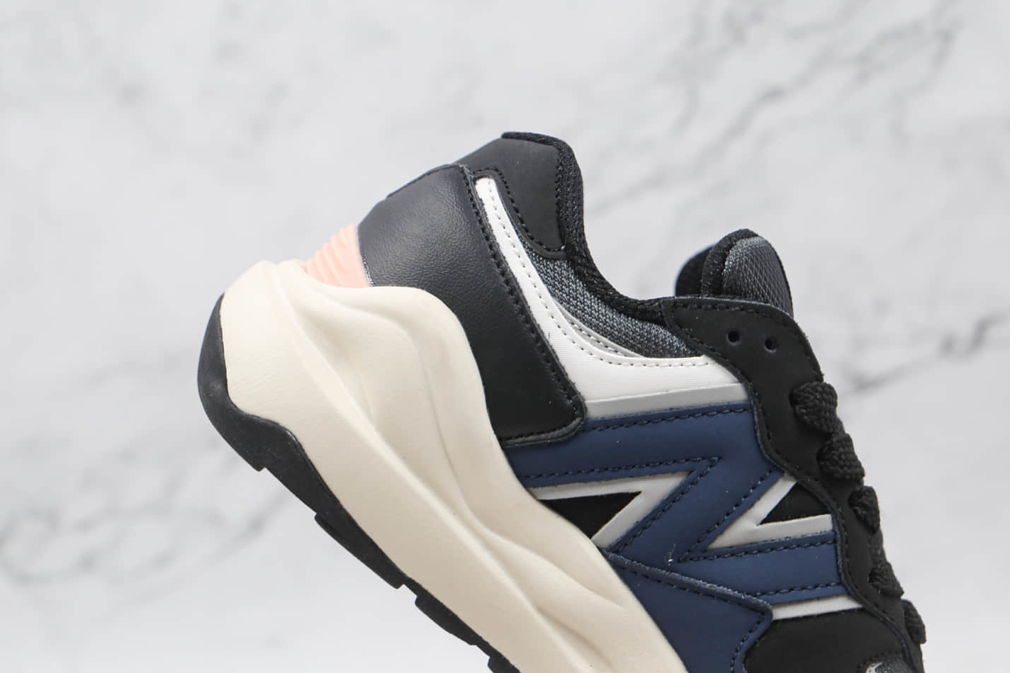 New Balance 5740 'Navy' W5740LB - Sleek and Stylish Women's Sneakers New Balance 5740 'Navy' W5740LB - Sleek and Stylish Women's Sneakers