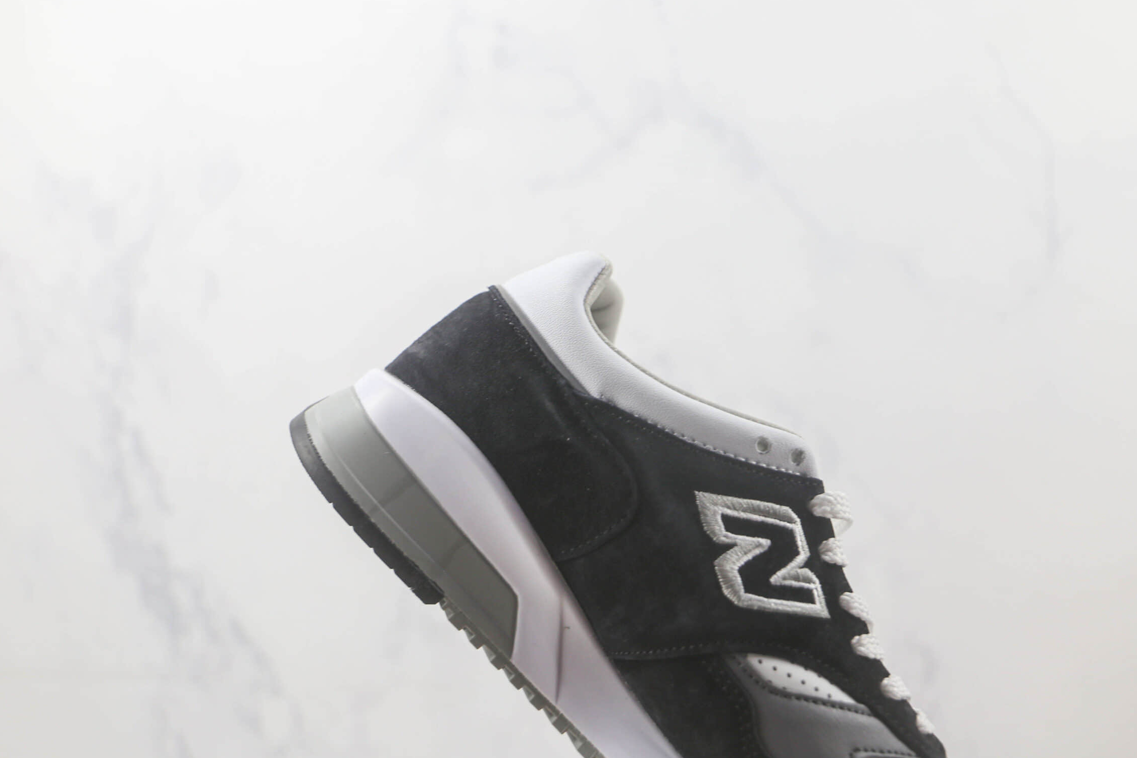 New Balance 1500 Made in England 'Black White' M1500KGW - Premium Sneakers for Style and Comfort New Balance 1500 Made in England 'Black White' M1500KGW - Premium Sneakers for Style and Comfort