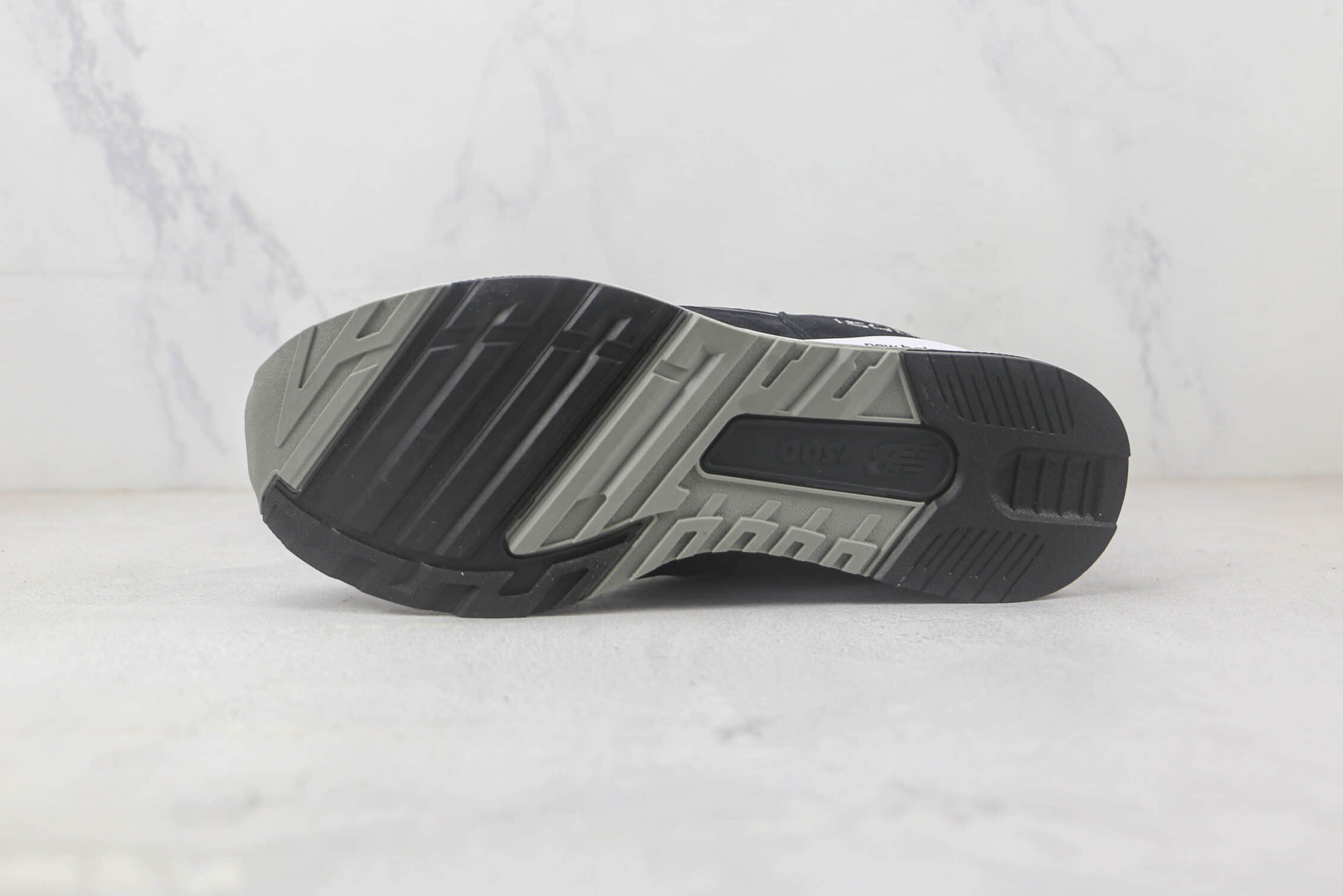 New Balance 1500 Made in England 'Black White' M1500KGW - Premium Sneakers for Style and Comfort New Balance 1500 Made in England 'Black White' M1500KGW - Premium Sneakers for Style and Comfort