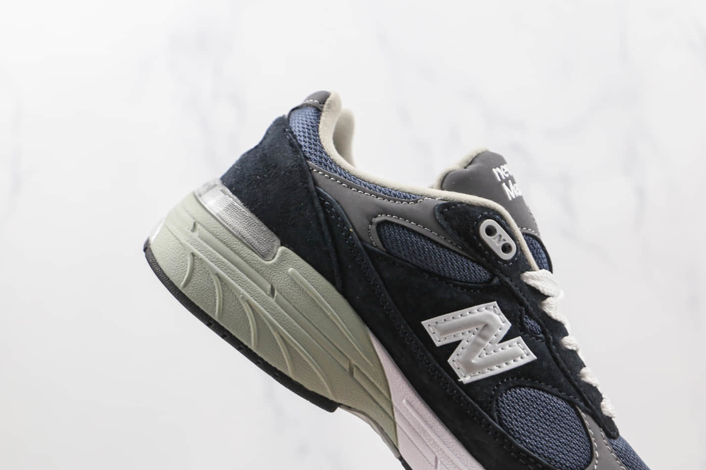 New Balance 993 'Navy White' MR993NV - Classic Style & Supreme Comfort New Balance 993 'Navy White' MR993NV - Classic Style & Supreme Comfort